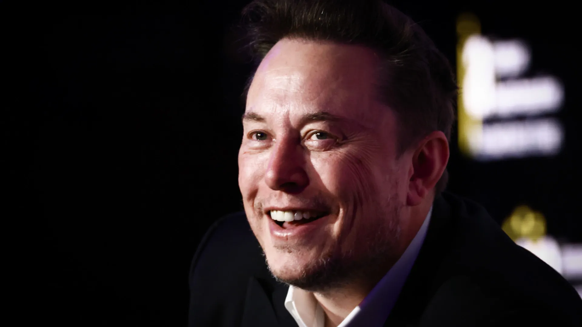 Elon Musk de saída? Tesla faz esclarecimento sobre a procura de novo CEO - img