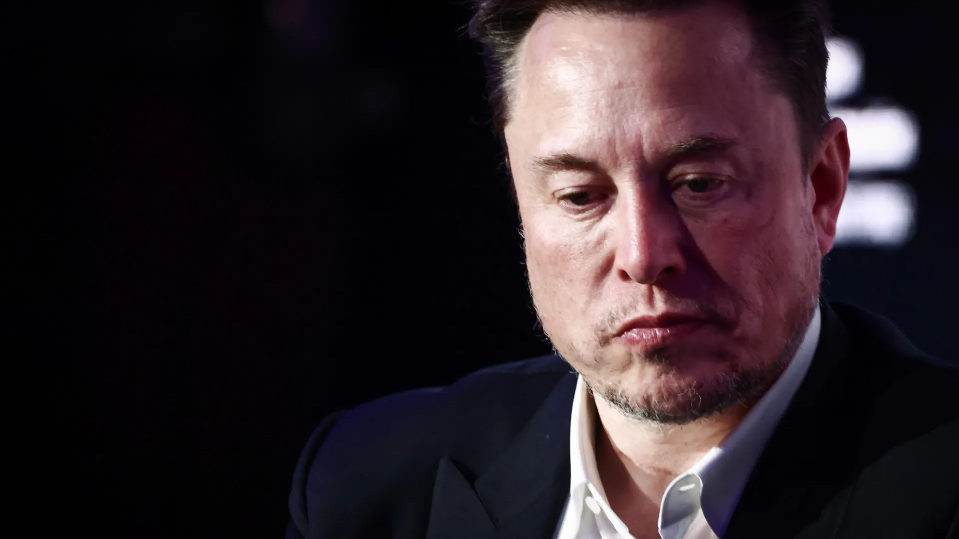 Musk diz estar "decepcionado" com plano fiscal de Trump - img