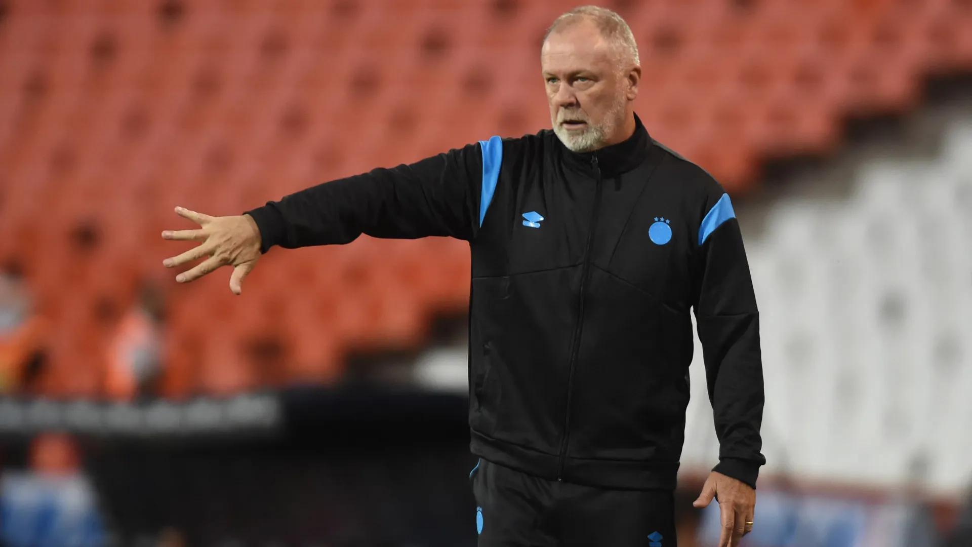 Banco resolve, Grêmio supera sustos e bate Vitória pelo Brasileirão - img