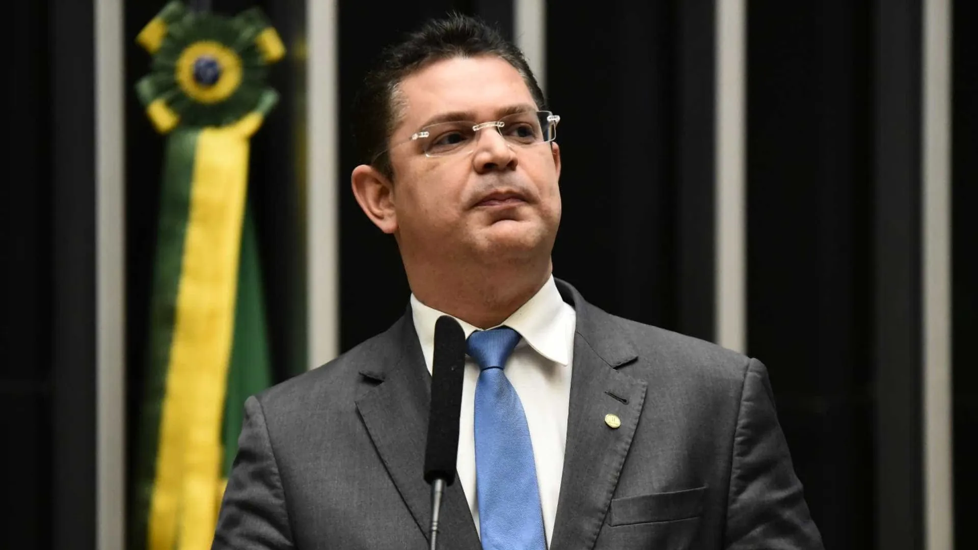 Líder do PL na Câmara alega imunidade parlamentar para não responder a Dino - img