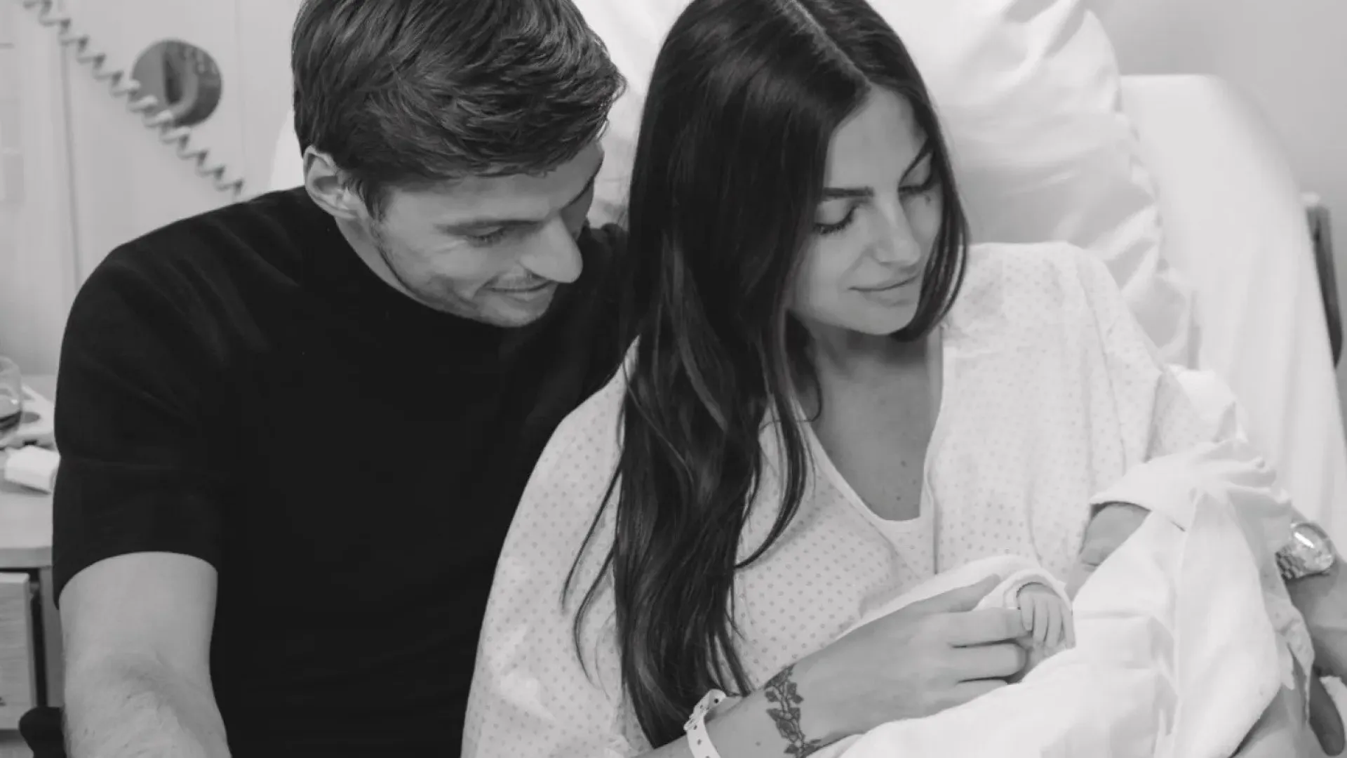 Max Verstappen anuncia nascimento da filha com Kelly Piquet - img