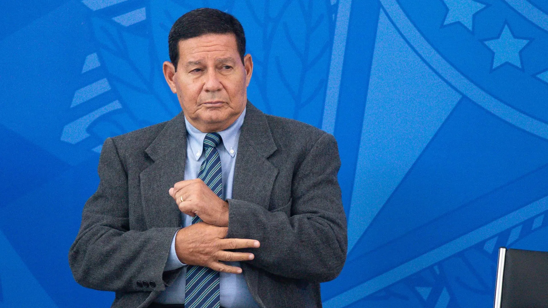 Mourão nega ao STF relato de Cid e diz que desconhecia pressão golpista sob Bolsonaro - img