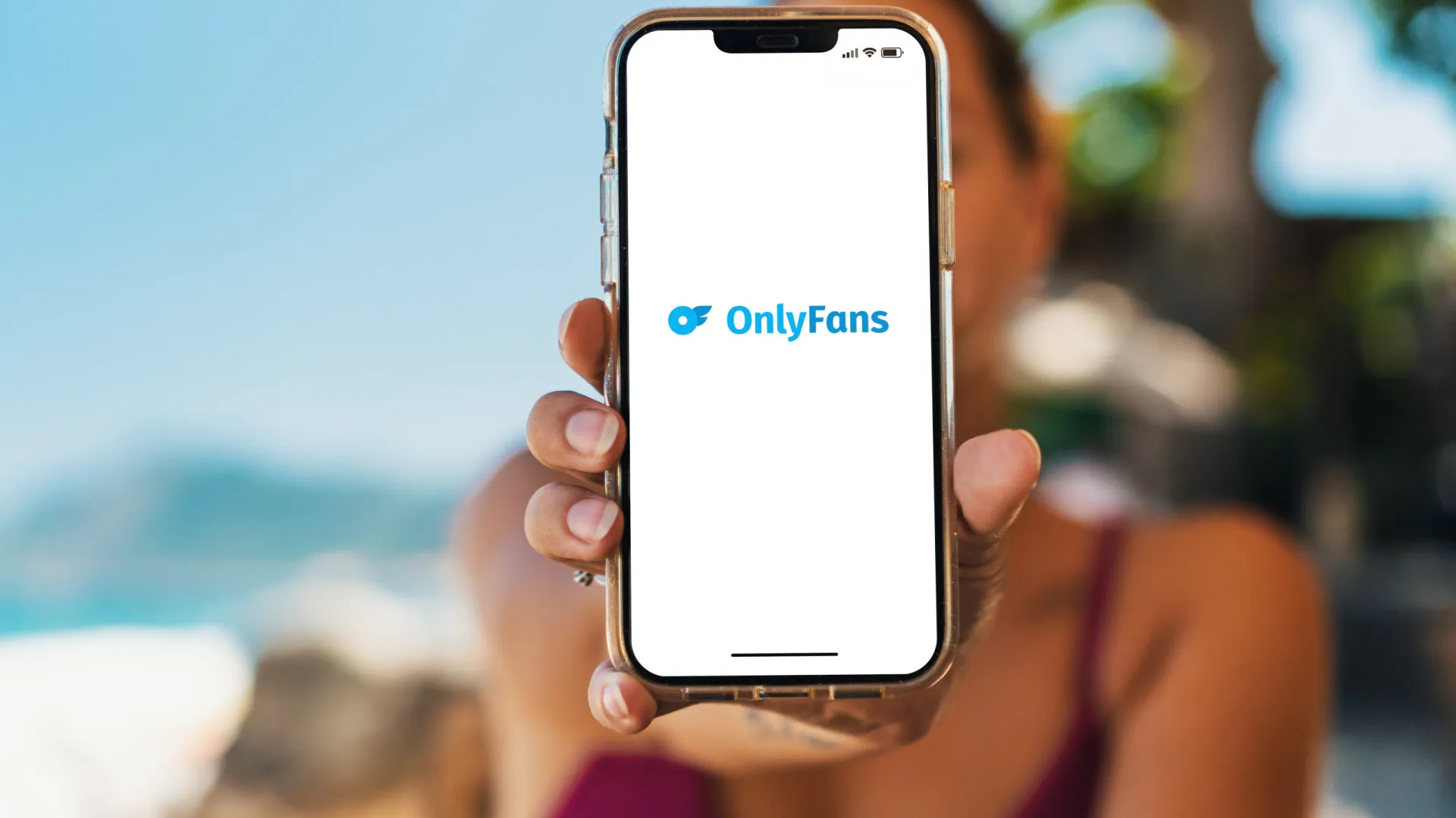 OnlyFans é colocado à venda por US$ 8 bilhões, diz Reuters - img