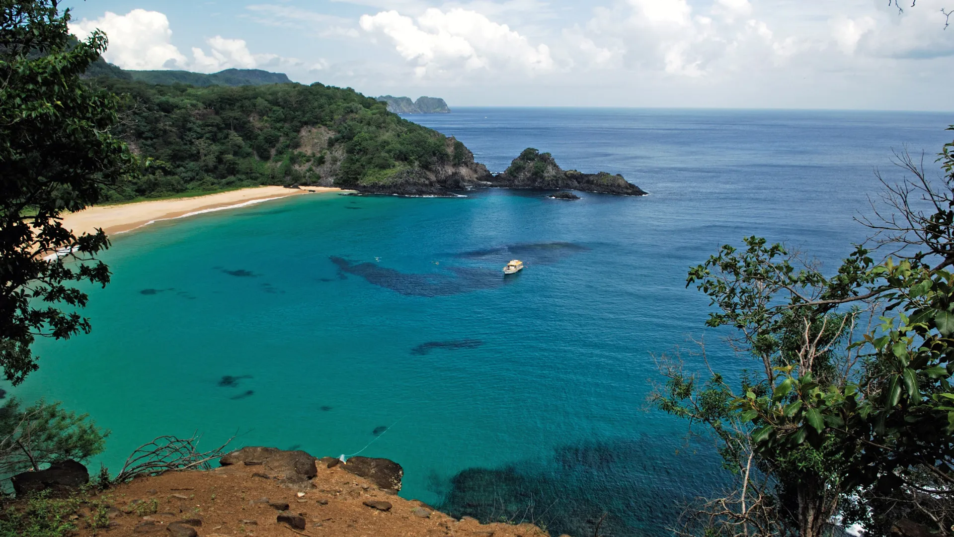 Quais são as duas praias brasileiras que figuram entre as 50 melhores do mundo? - img