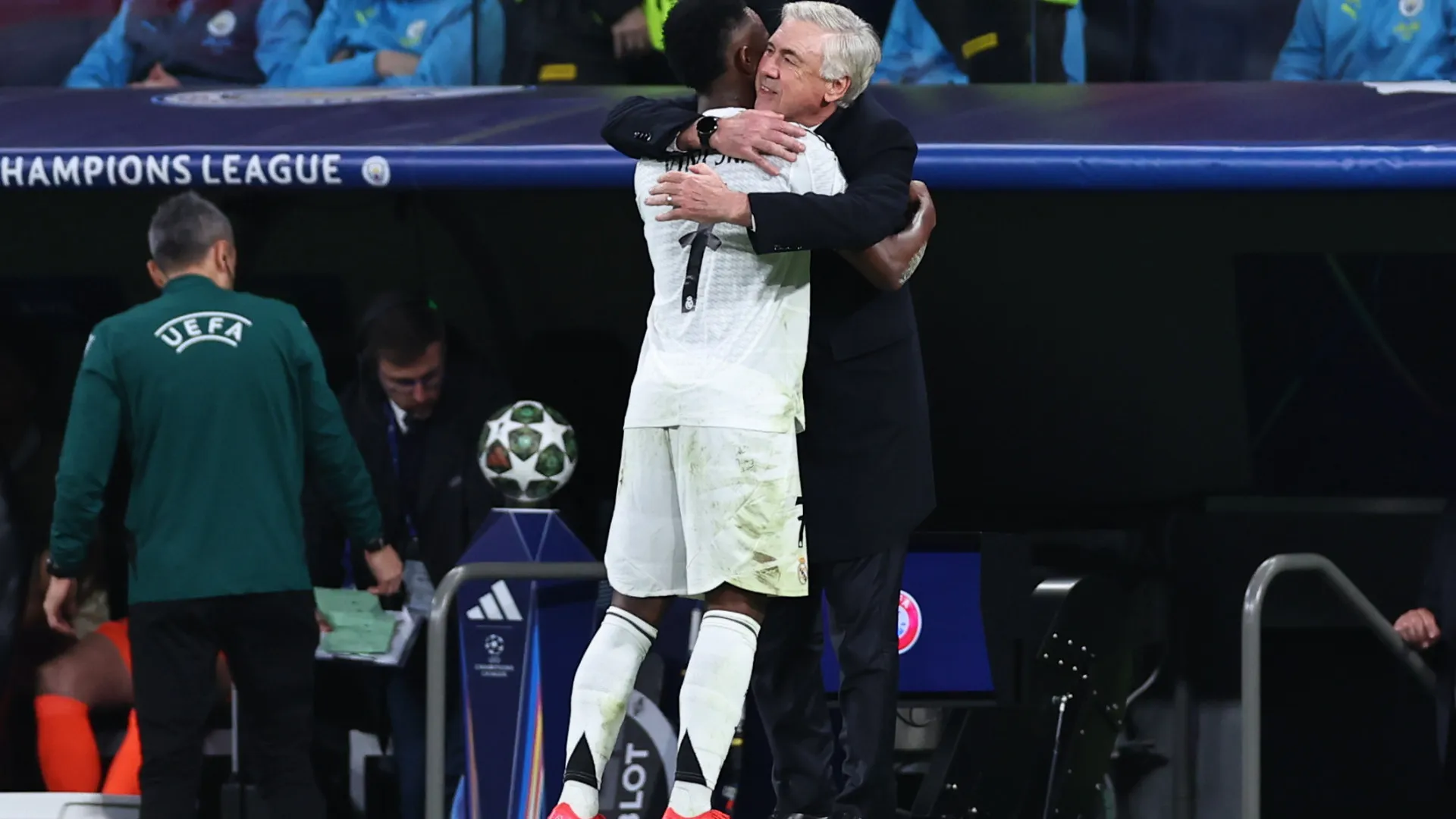 Vini Jr. se despede de Ancelotti com carta: “Você mudou a minha vida" - img