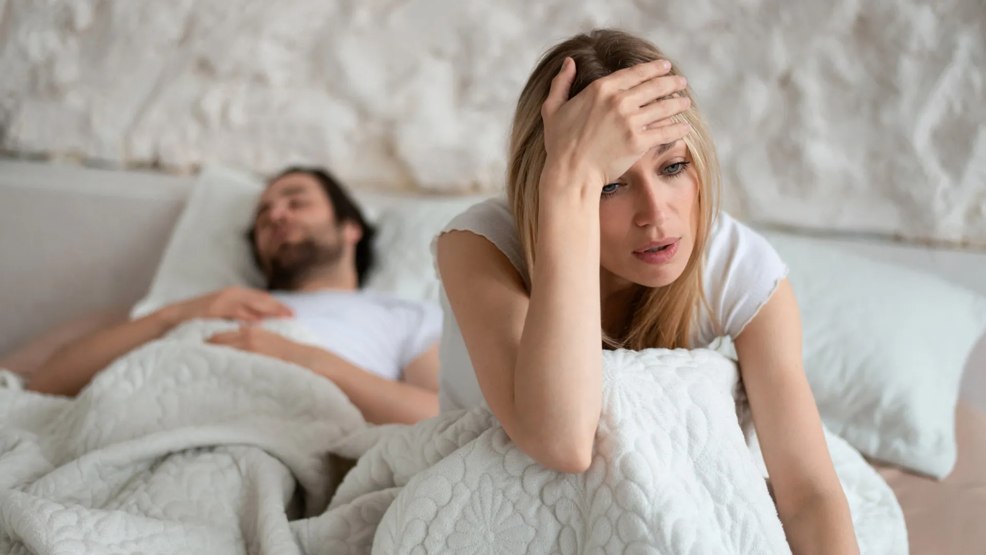 Dormir longe, amar de perto: o segredo de casais unidos - img