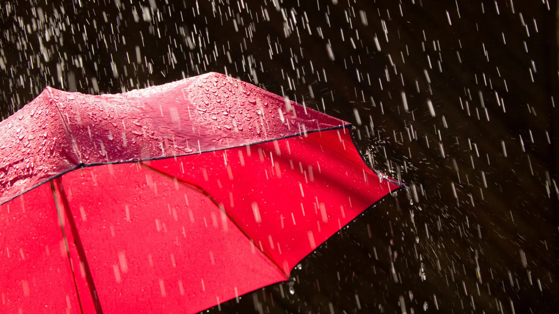 Inmet emite alerta vermelho para volume de chuvas no RS - img
