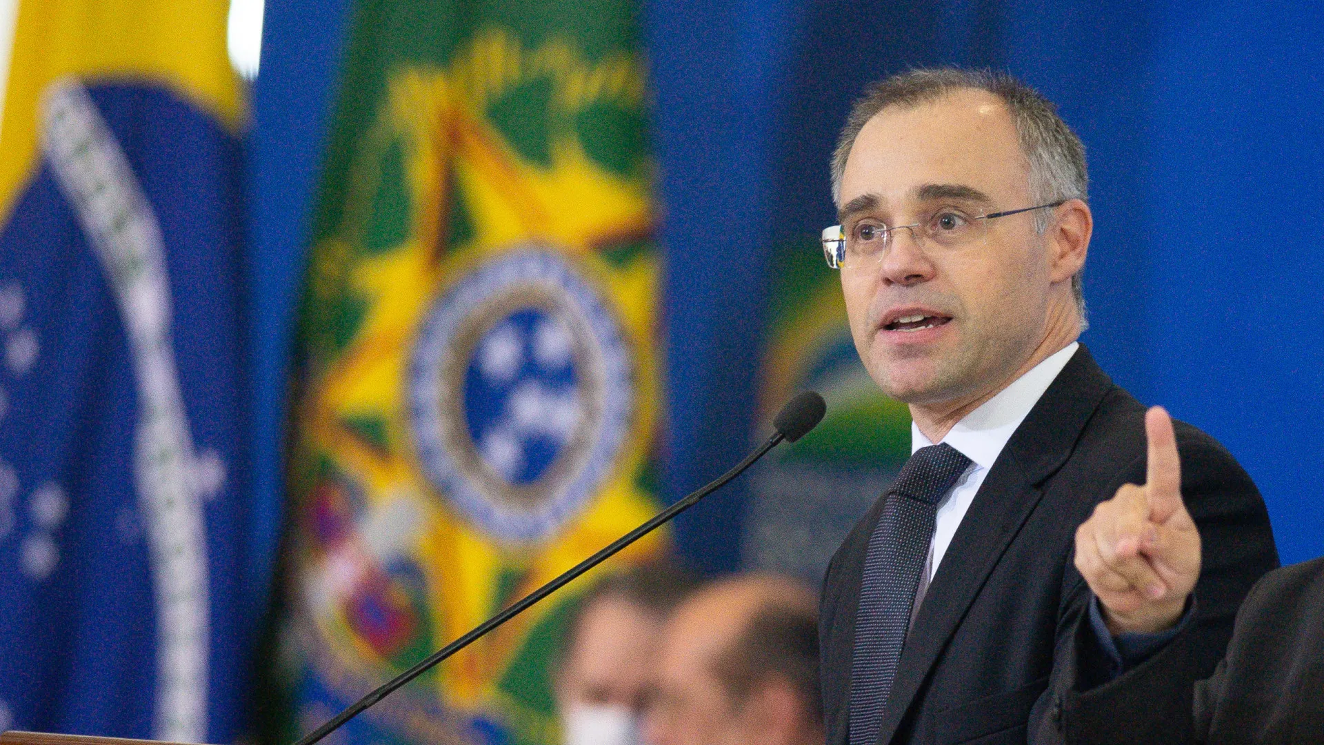 André Mendonça diz que STF deve repensar seu papel atual de processar e julgar crimes - img
