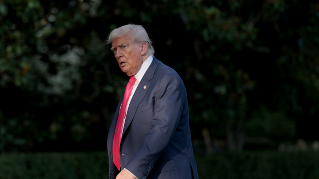 Tentando manipular taxas de juros, Trump volta a criticar Powell - img
