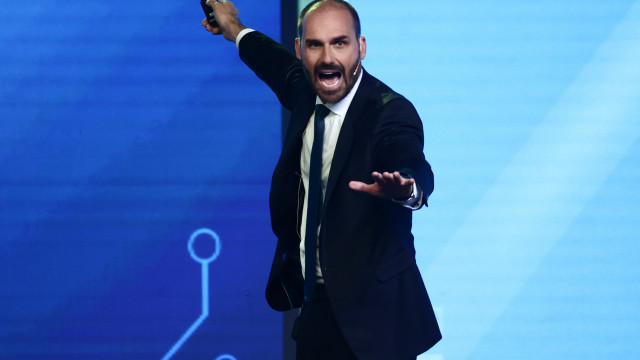 Eduardo Bolsonaro diz que eleição de 2026 pode nem acontecer no Brasil - img