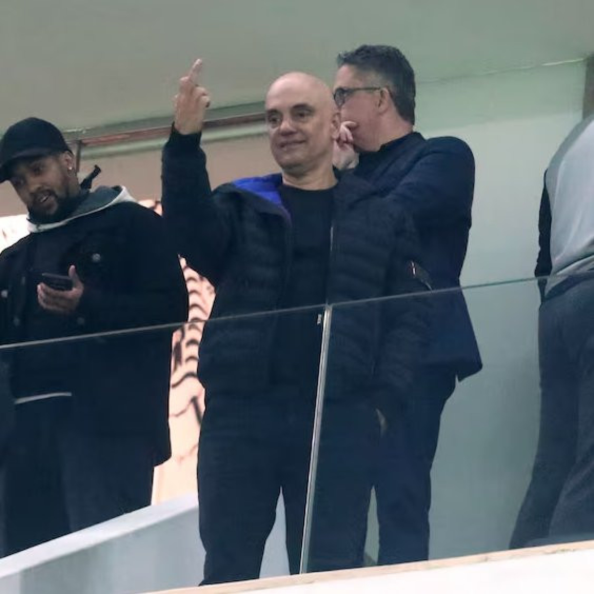 ‘Vai, Corinthians’: Moraes ignora sanções e vai ao estádio - img