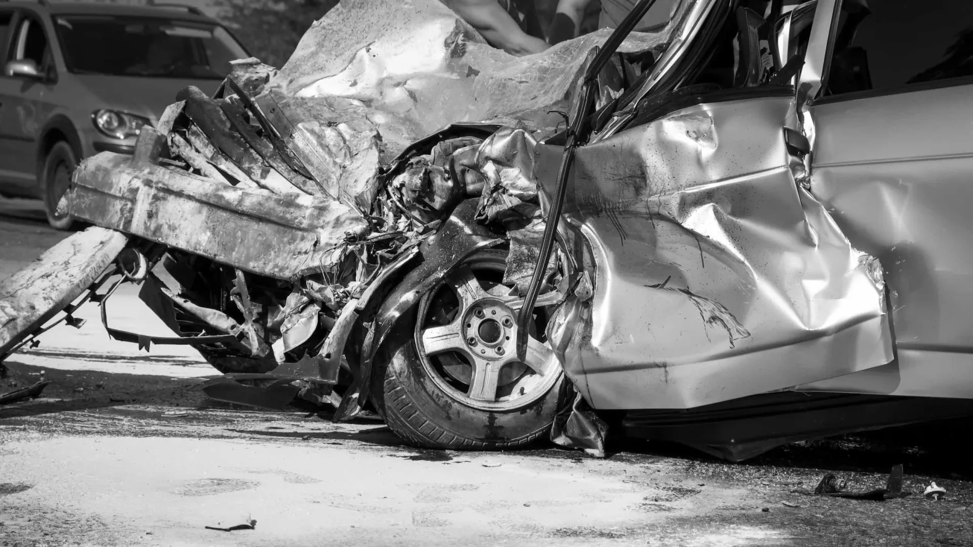 Acidente entre carros e moto deixa oito mortos em rodovia em Minas Gerais - img