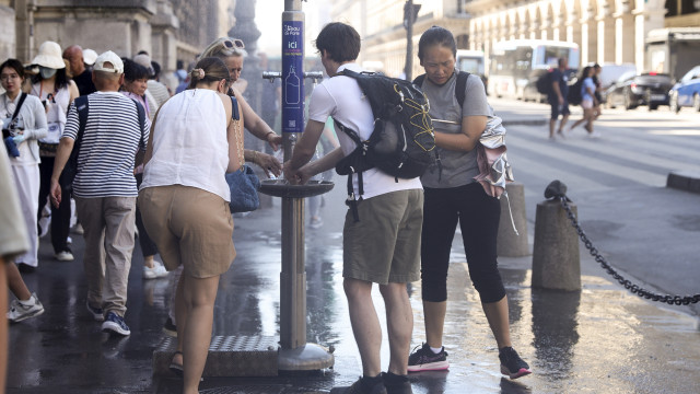 Acrópole de Atenas fecha temporariamente devido a calor de 42 °C; veja - img