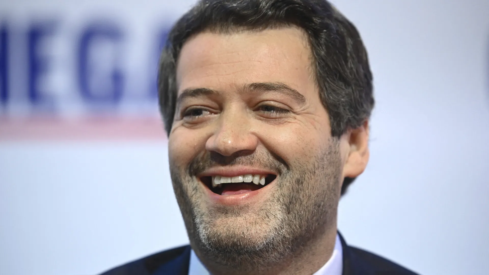 André Ventura é detonado por expor crianças em parlamento de Portugal - img