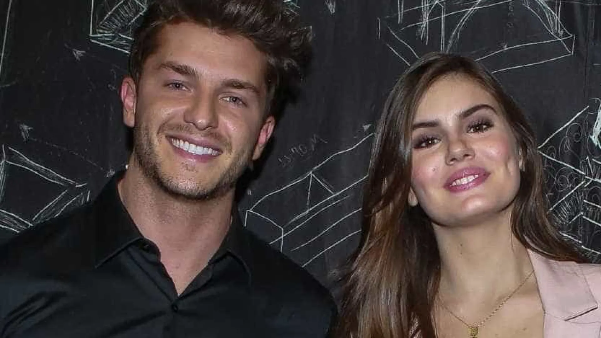 Camila Queiroz e Klebber Toledo anunciam gravidez - img