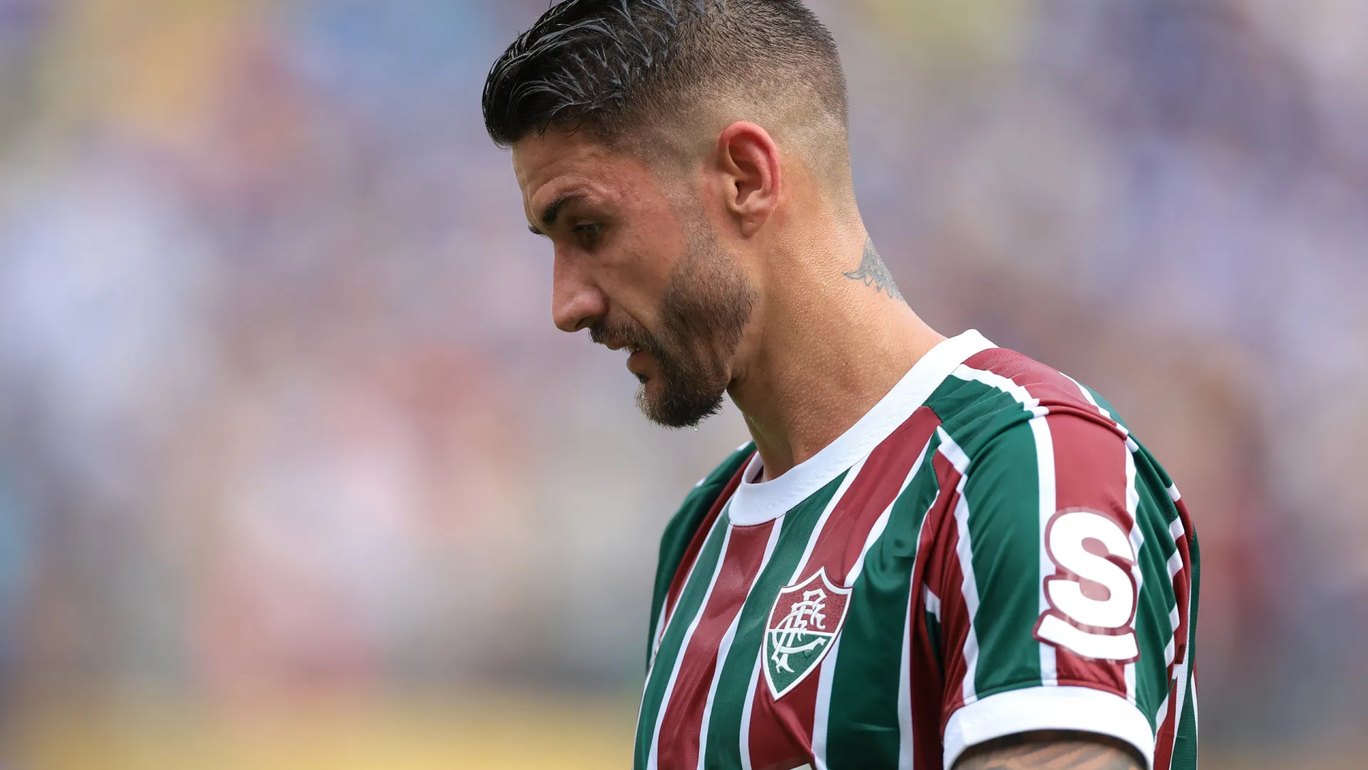 Everaldo engrena após coro, manda ídolo para o banco e vira talismã no Fluminense - img