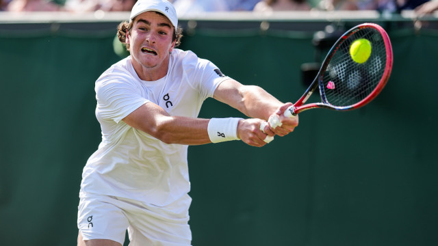 Fonseca tieta Federer, vibra com Agassi e encanta Rafter em semana de aprendizado - img