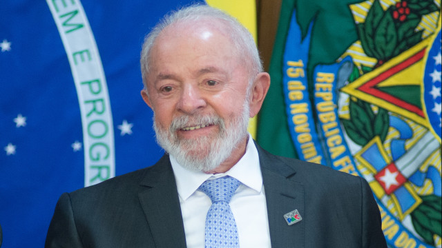 Governo Lula prevê salário mínimo de R$ 1.631 em 2026 - img