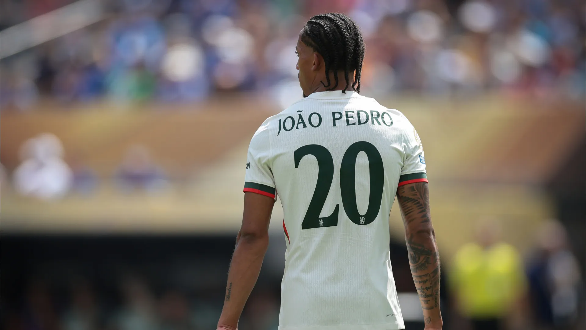João Pedro evita festa em campo, mas celebra primeiro grande momento no Chelsea - img