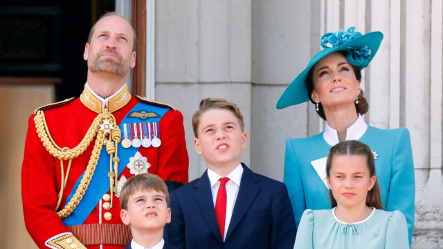 Kate Middleton relata desafios após fim do tratamento contra o câncer 1 Kate e William preparam filhos para a realeza com discrição e afeto