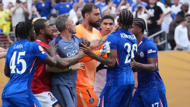 Luis Enrique pode ser punido por confusão com João Pedro em final do Mundial - img
