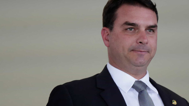 Moraes decreta prisão domiciliar de Jair Bolsonaro - img