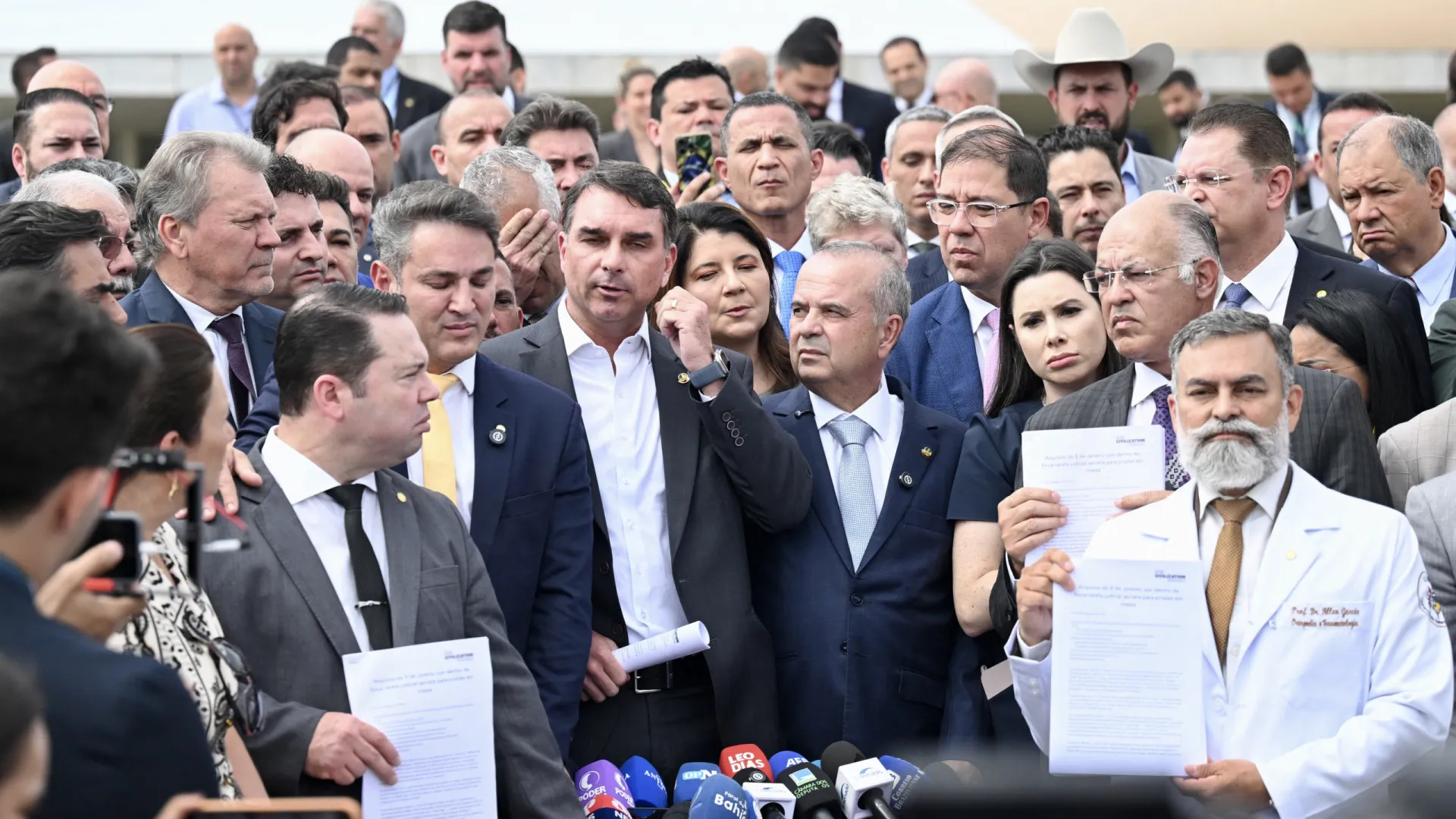 Motta diz que avalia imagens para definir punição a deputados por motim bolsonarista - img