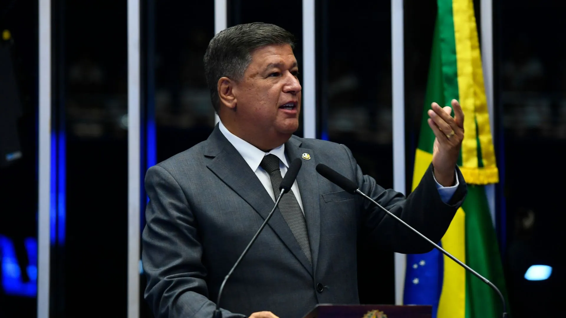 Presidente de CPI ameaça suspender acesso de jornalista que fotografar tela de celular - img
