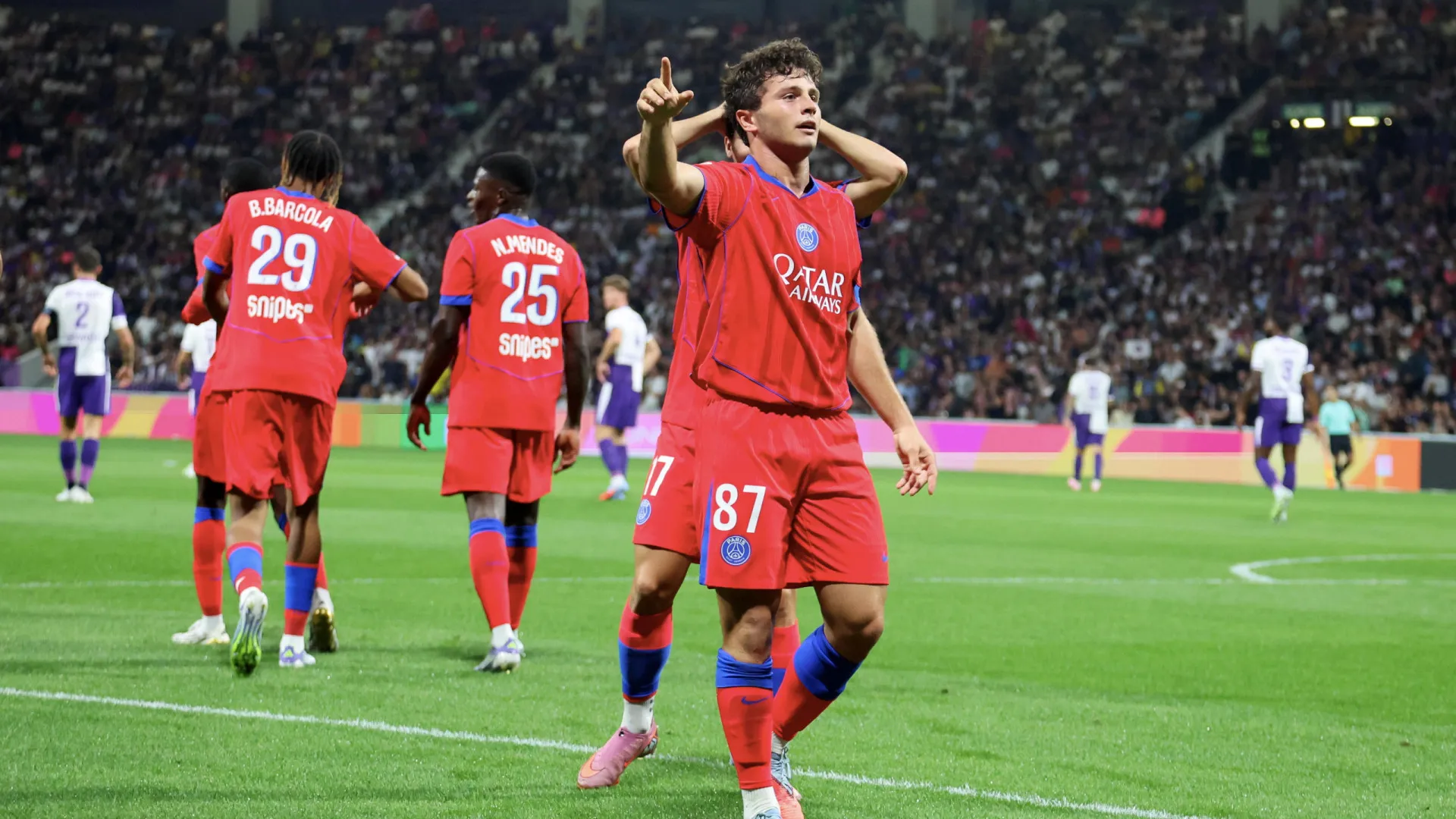 Puskás? João Neves marca golaço de bicicleta em goleada do PSG; vídeo - img