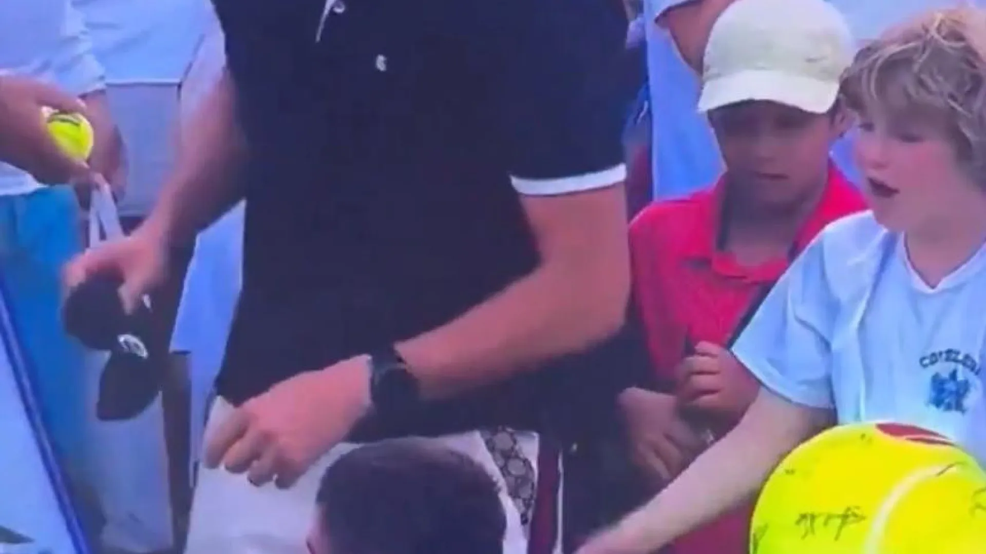 Quem é o homem que roubou boné autografado de criança no US Open? - img