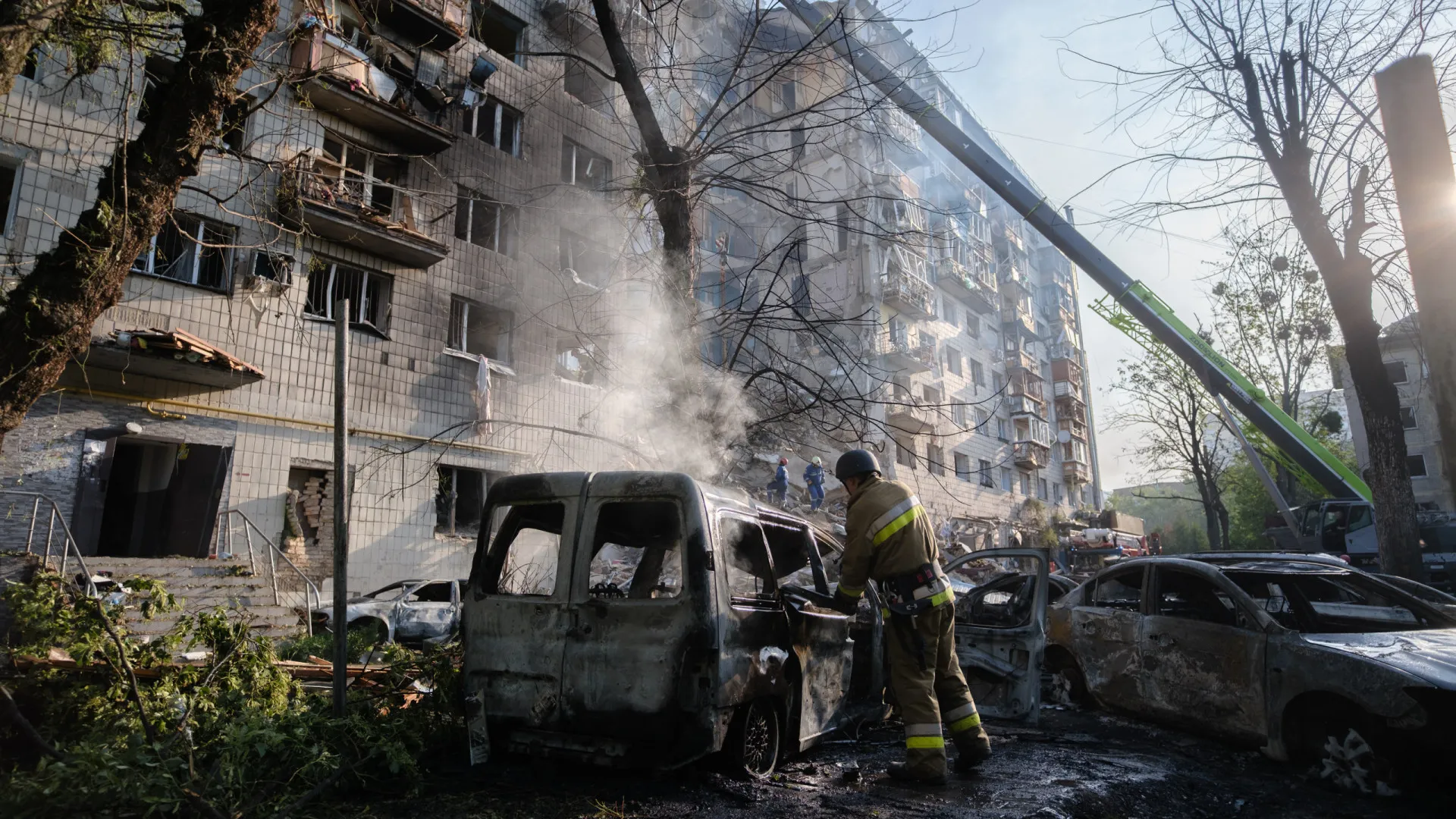 Rússia mata 21 e atinge missão da UE em Kiev - img