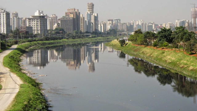Sabesp é multada em R$ 22,7 milhões pelo vazamento de esgoto no rio Pinheiros - img