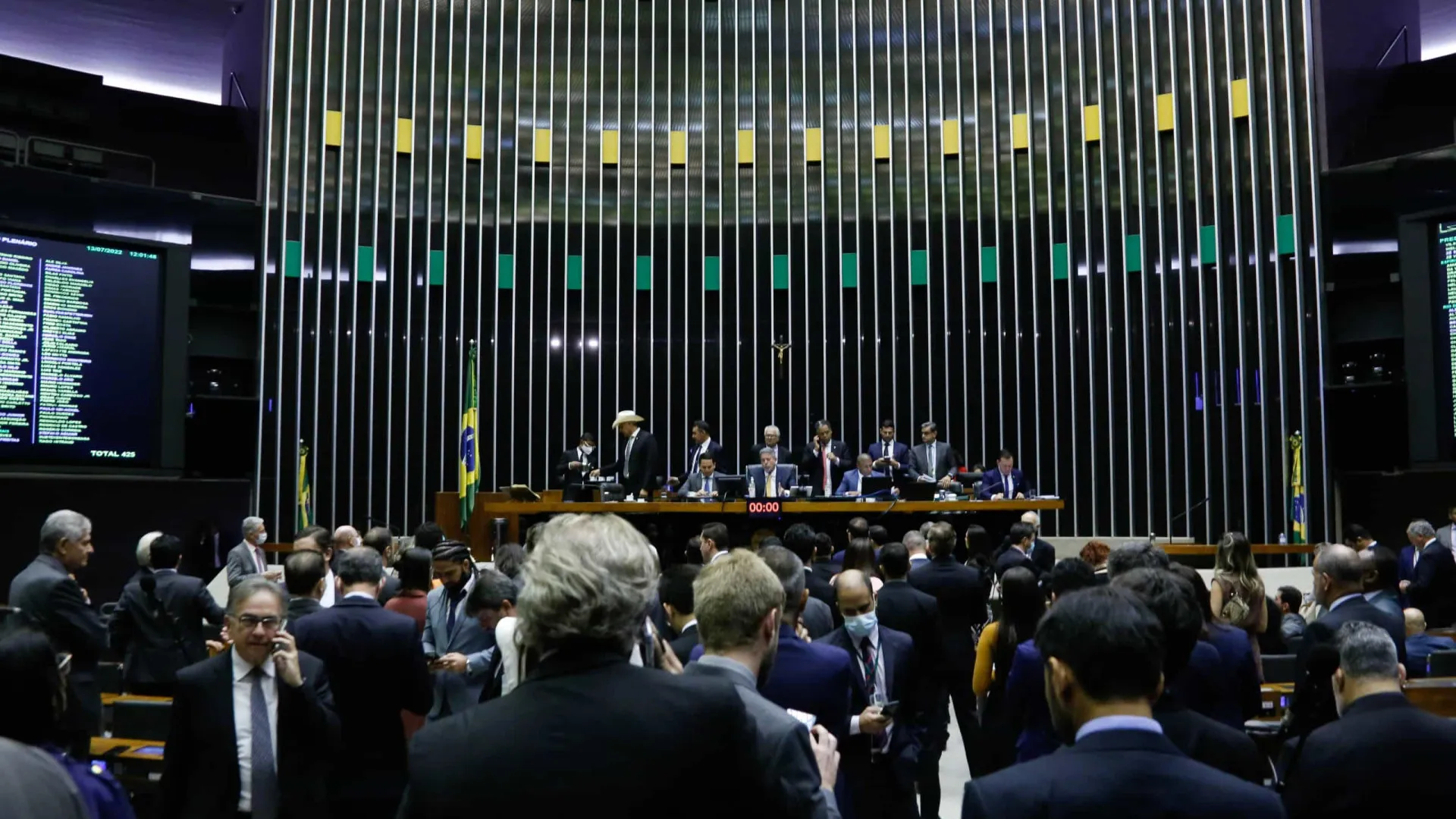 Sem acordo, Câmara não pauta foro privilegiado nem anistia a 8/1 1 Sem acordo, Câmara não pauta foro privilegiado nem anistia a 8/1 - img