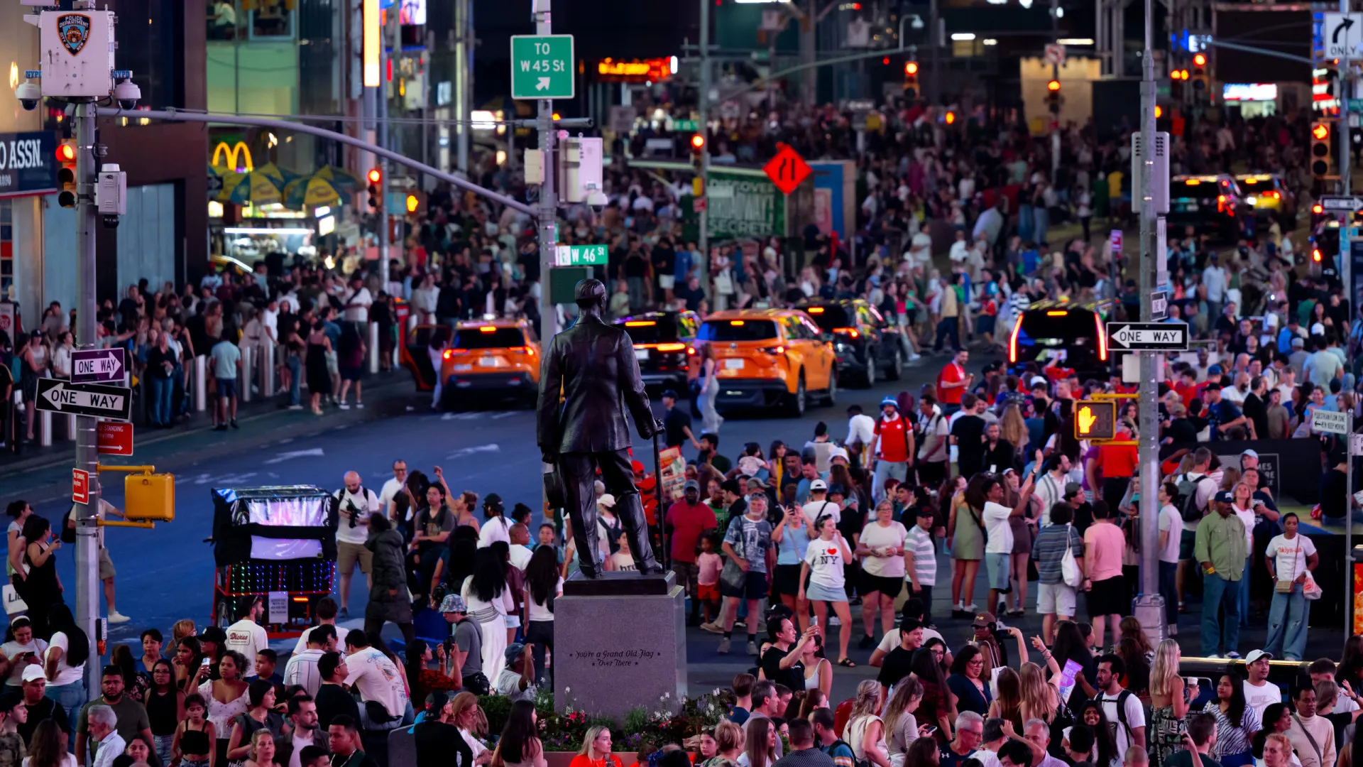 Tiroteio deixa três feridos na Times Square em Nova York - img