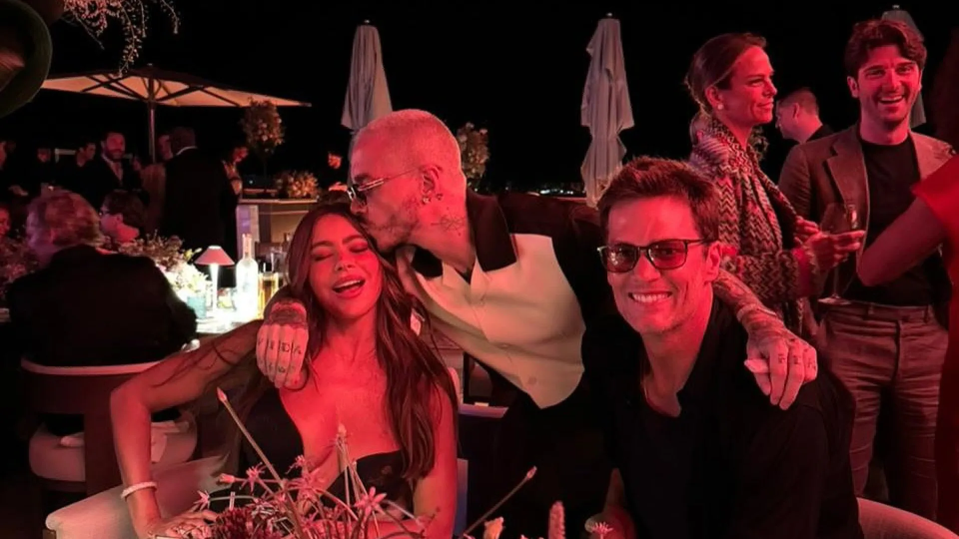 Tom Brady e Sofia Vergara vivem 'romance de verão' em Ibiza - img