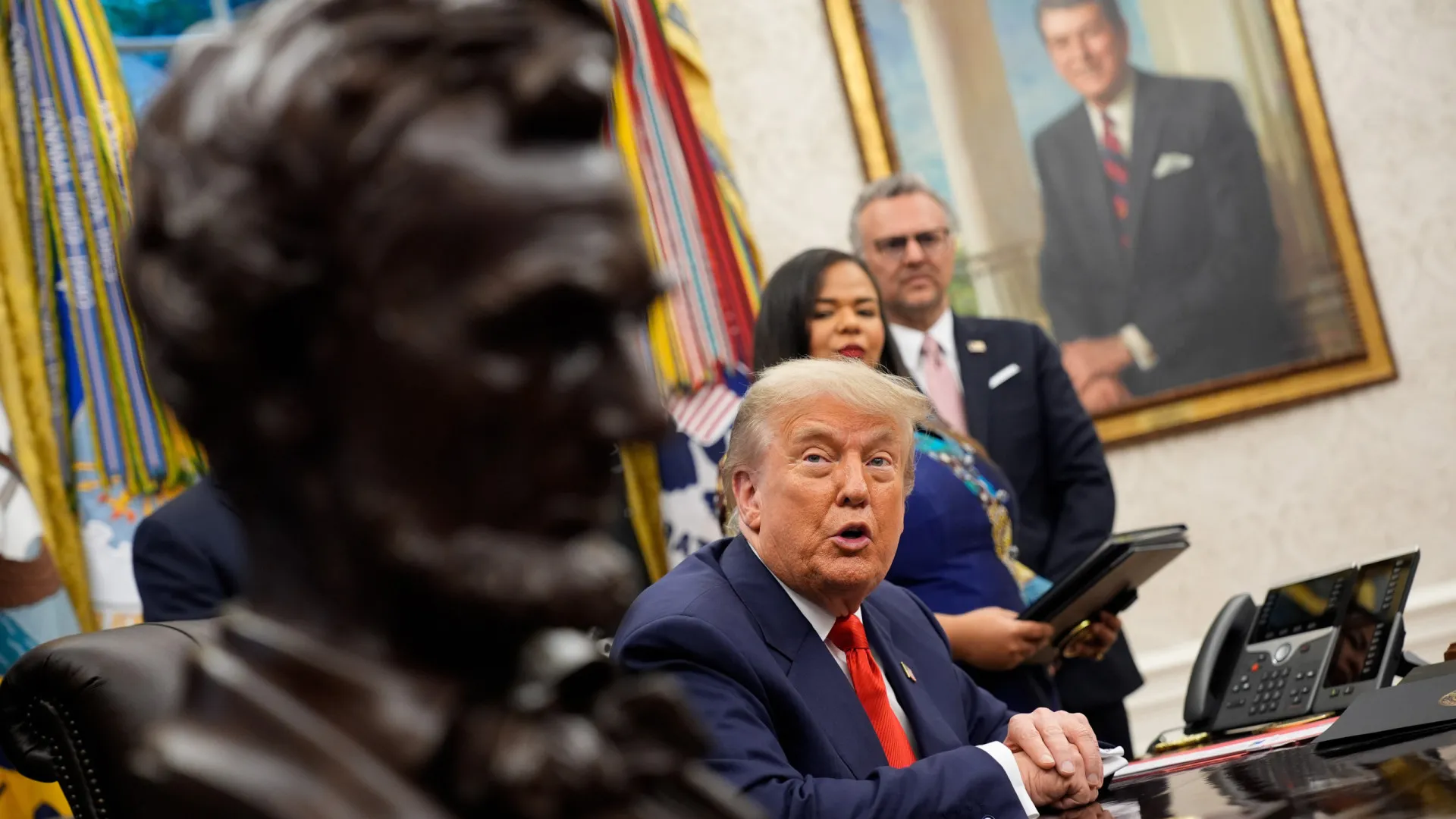Trump ameaça Japão com tarifas por recusa em importar arroz dos EUA - img