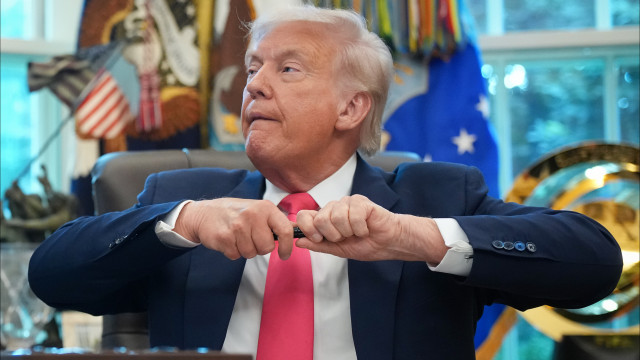 Ucrânia vai decidir que território dará a Putin, diz Trump - img