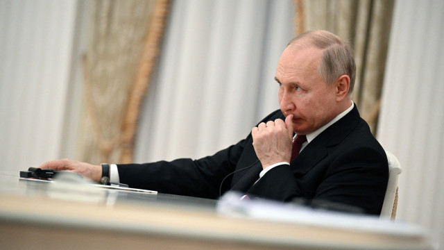 Zelensky diz que Putin 'mente' e que prazo de Trump é desperdício - img