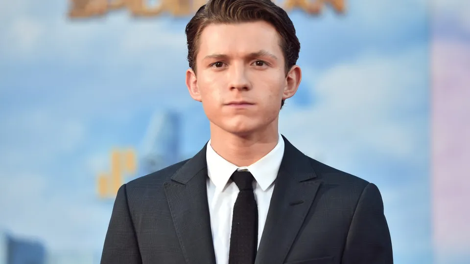 'É como uma nova identidade', diz Tom Holland sobre os três anos e meio de sobriedade - img