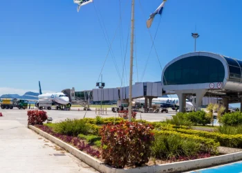 Azul e Santos Dumont lideram ranking de pontualidade da aviação