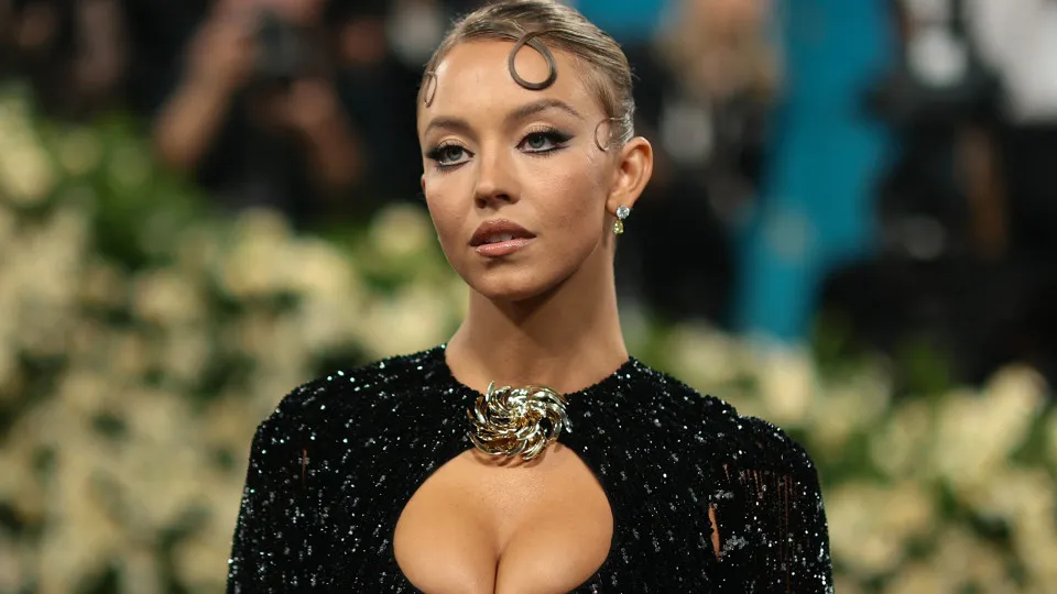 Sydney Sweeney enfrenta filmes com baixa bilheteria após polêmica de comercial de jeans - img