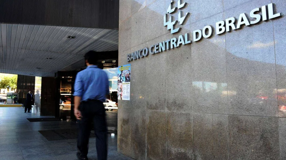 BC estima dívida externa bruta em US$ 372,604 bilhões no mês de agosto - img