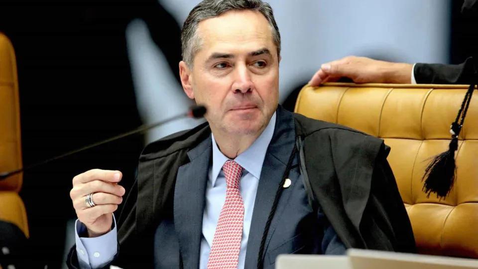 Barroso se despede da presidência do STF, diz que tribunal preservou democracia e se emociona - img