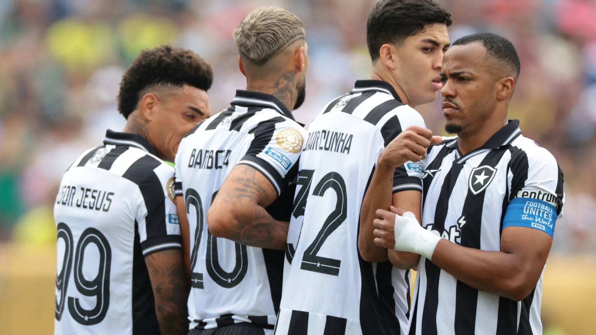Botafogo supera metade do jogo com um a menos e vence Atlético-MG em casa - img