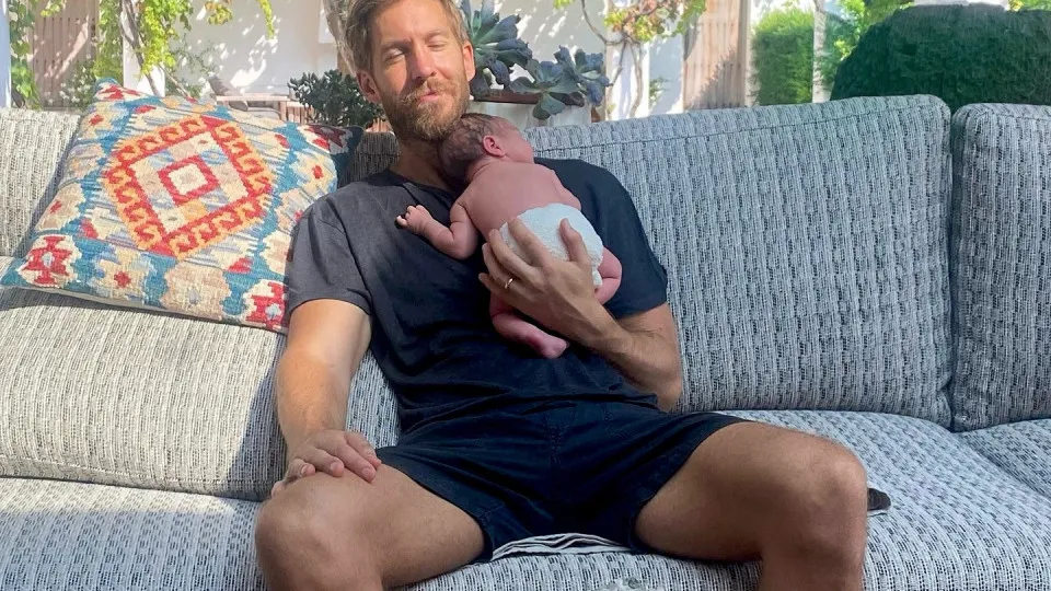 Calvin Harris compartilha foto da placenta da mulher e divide opiniões - img