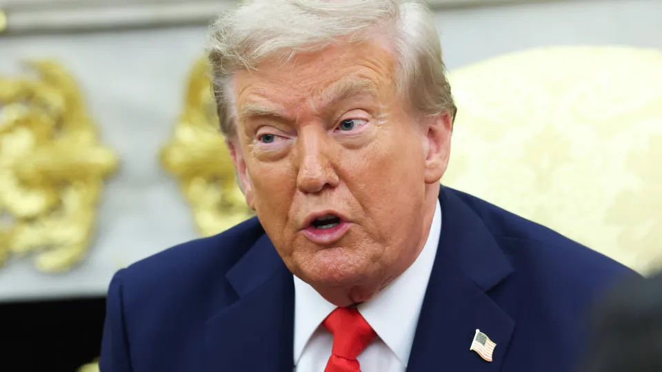 Todos querem o fim da guerra, diz Trump ao lado de Zelenski - img