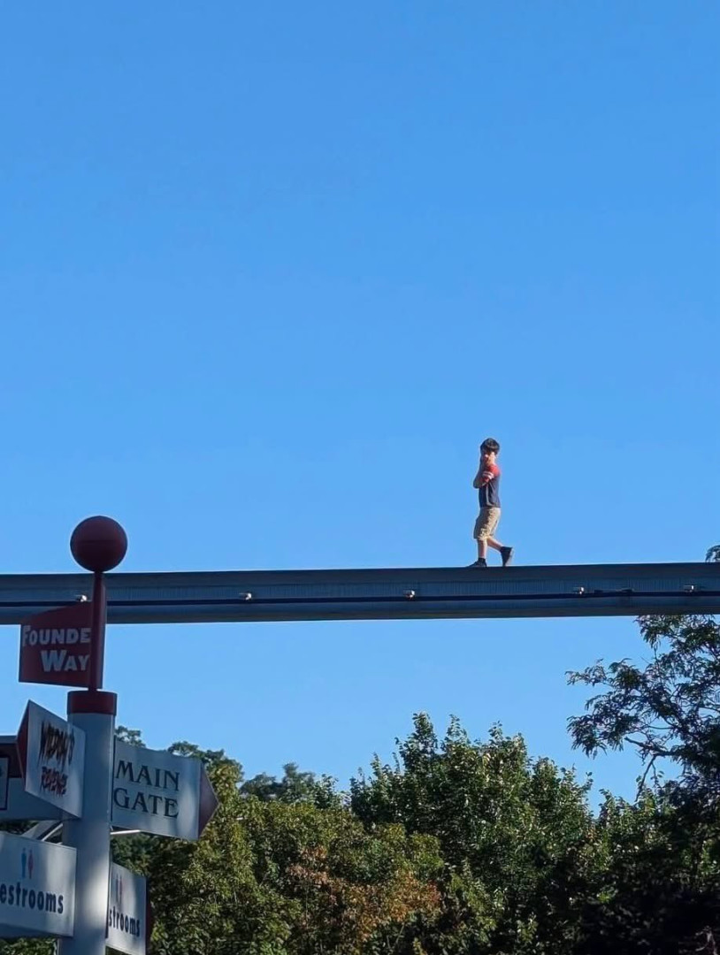 Criança se perde dos pais e é resgatada em trilho de parque dos EUA - img