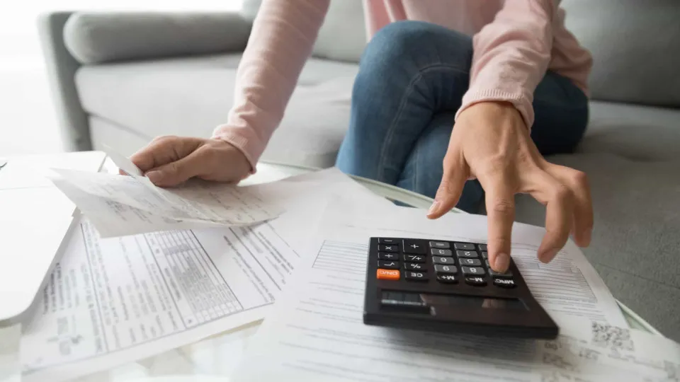 Como renegociar dívidas no Desenrola 2.0 e conseguir até 90% de desconto - img