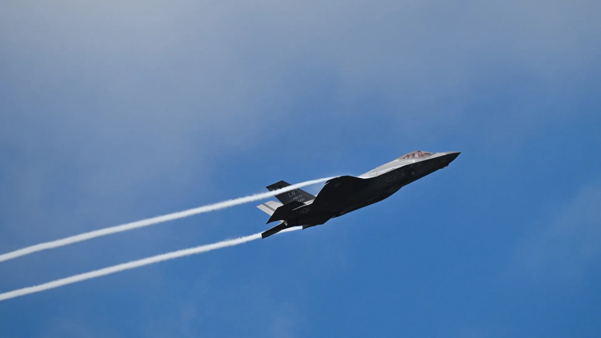 EUA enviam caças F-35 e escalam crise com Venezuela - img