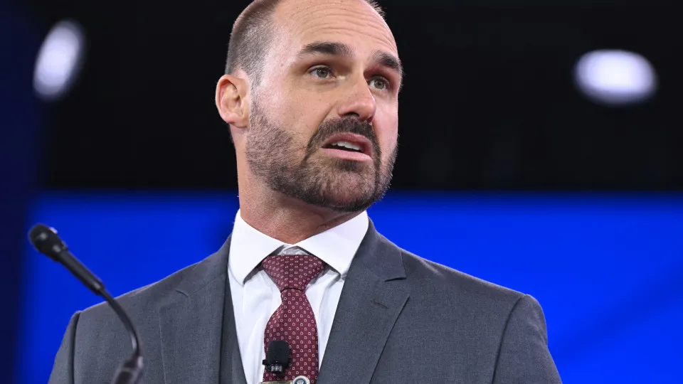 STF publica edital com notificação de Eduardo Bolsonaro sobre denúncia - img